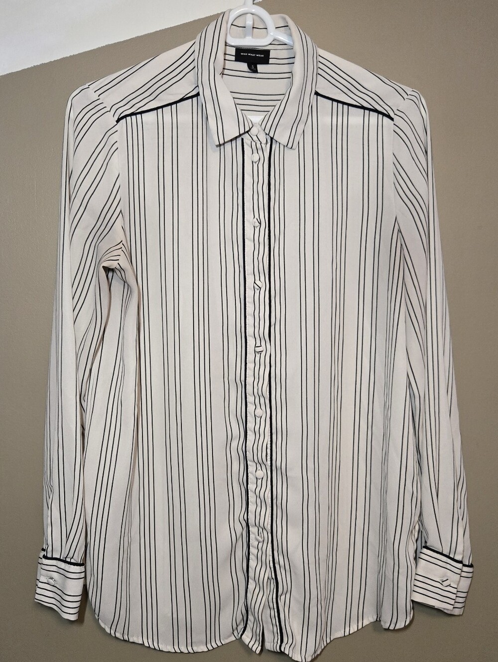 Who What Wear Women's White/Black Button Down Size Small Stripes Collar Business